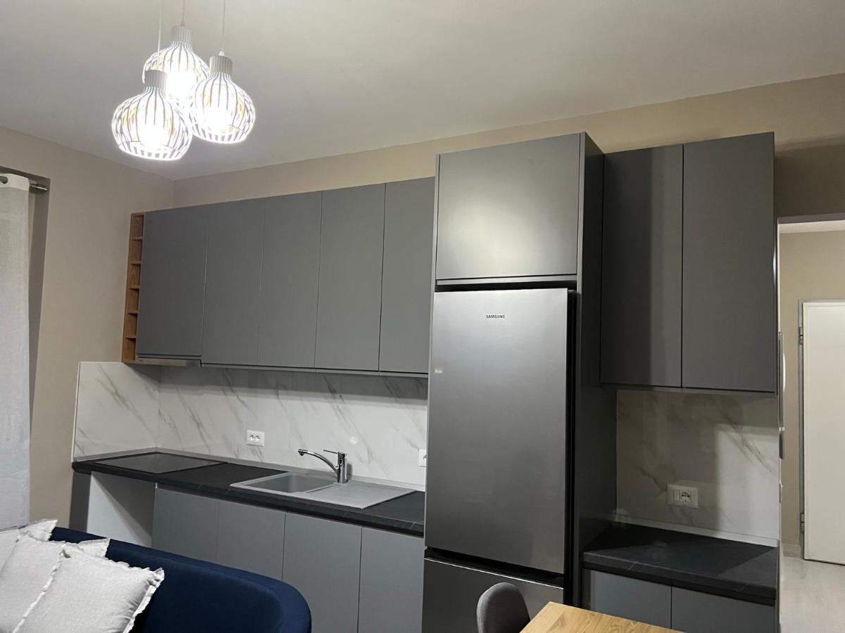 Alma Rose Apartment Korce Bagian luar foto