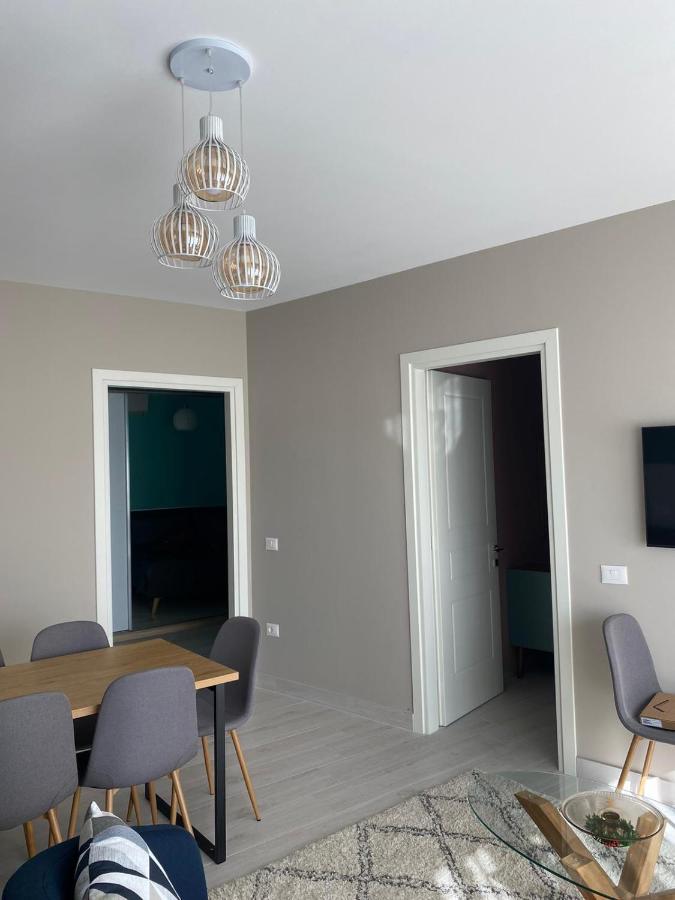 Alma Rose Apartment Korce Bagian luar foto