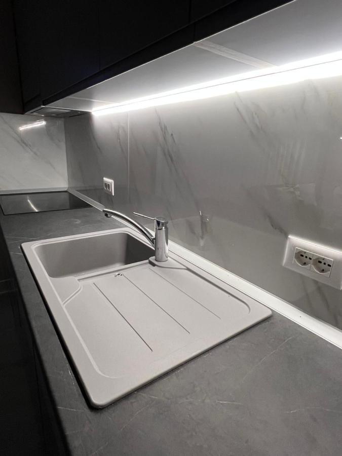 Alma Rose Apartment Korce Bagian luar foto