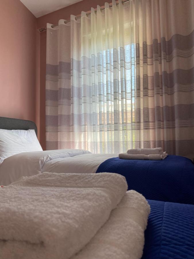 Alma Rose Apartment Korce Bagian luar foto